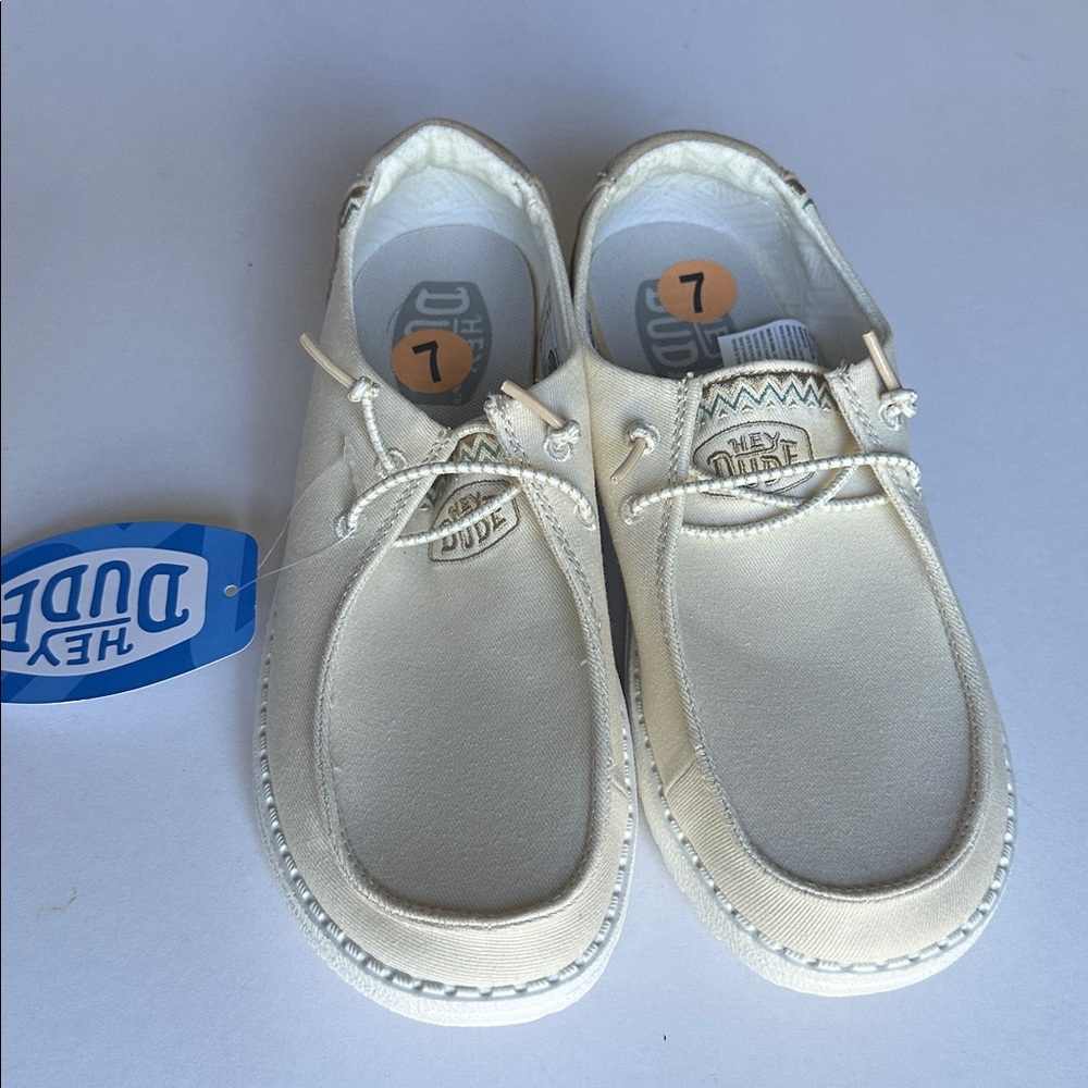 Hey Dude Women’s Wendy Tempe size 7 Gypsum shoes/moccasin/slip on/sneakers